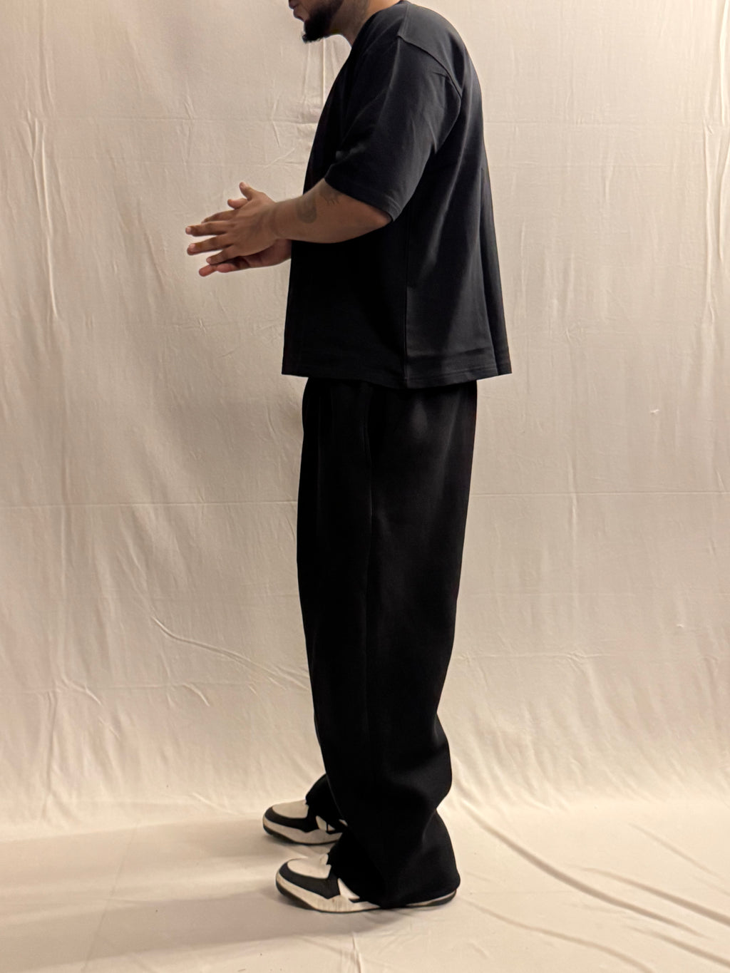COZY STRAIGHT LEG SWEATS - BLACK