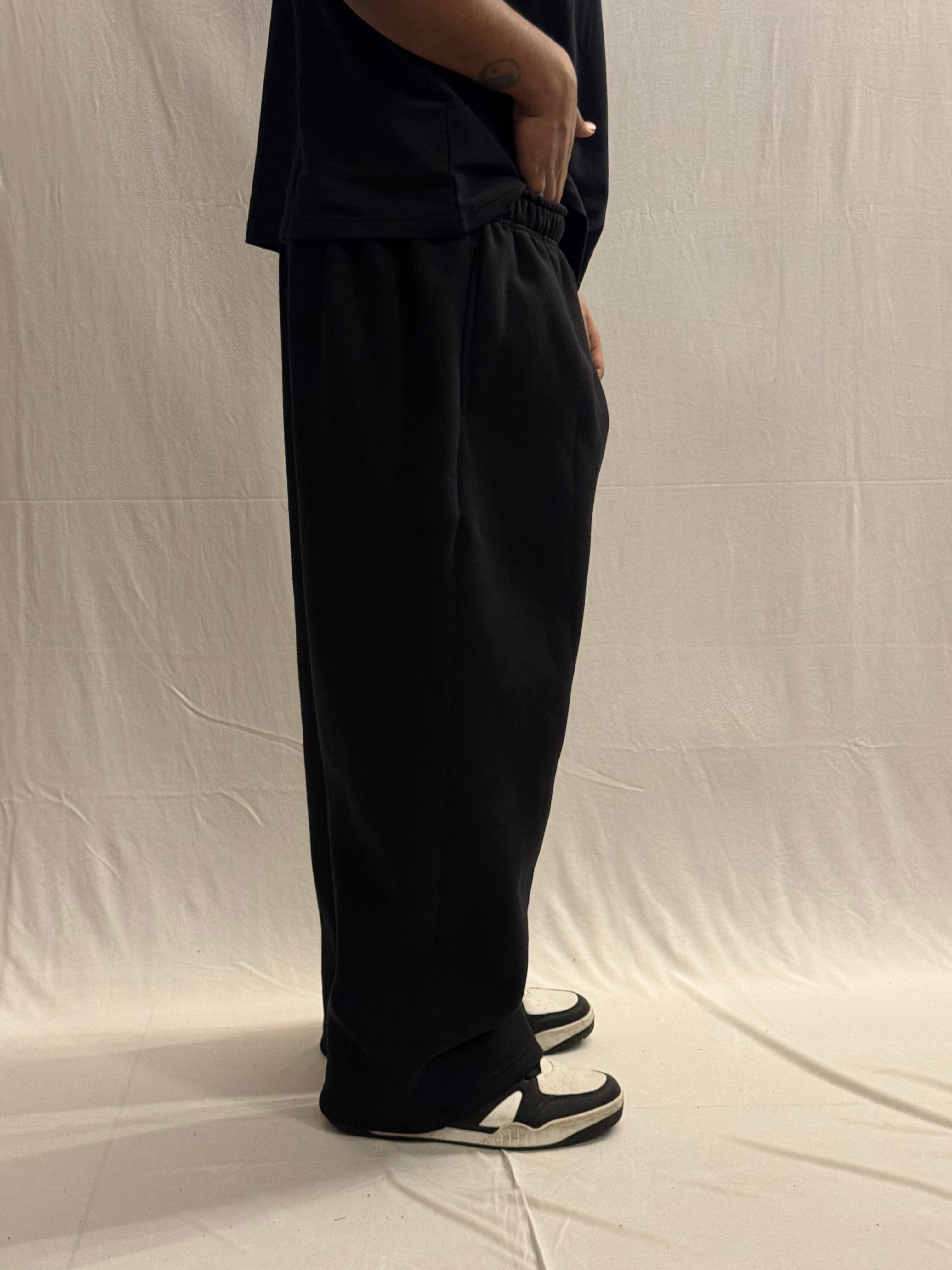 COZY STRAIGHT LEG SWEATS - BLACK