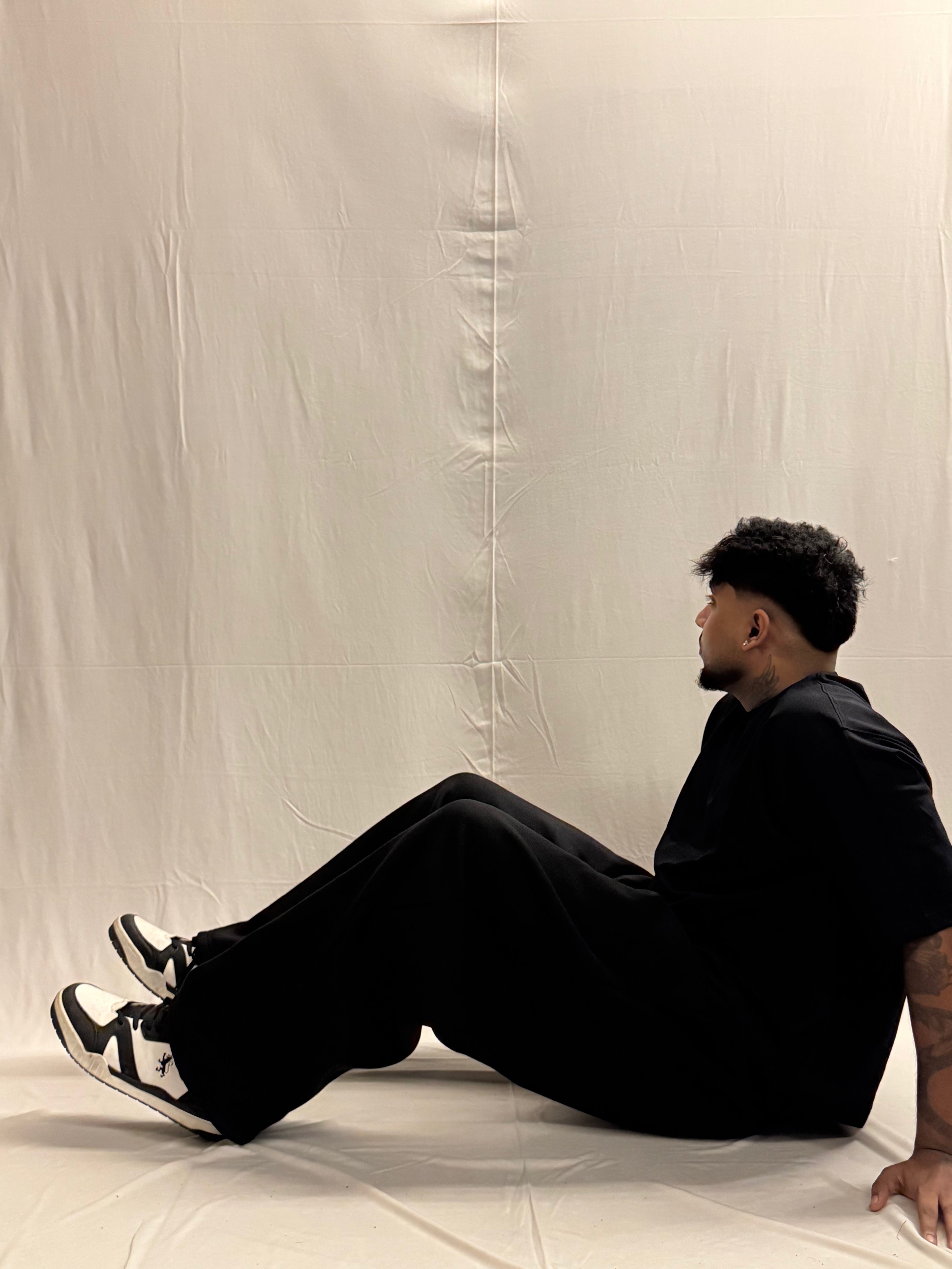 COZY STRAIGHT LEG SWEATS - BLACK
